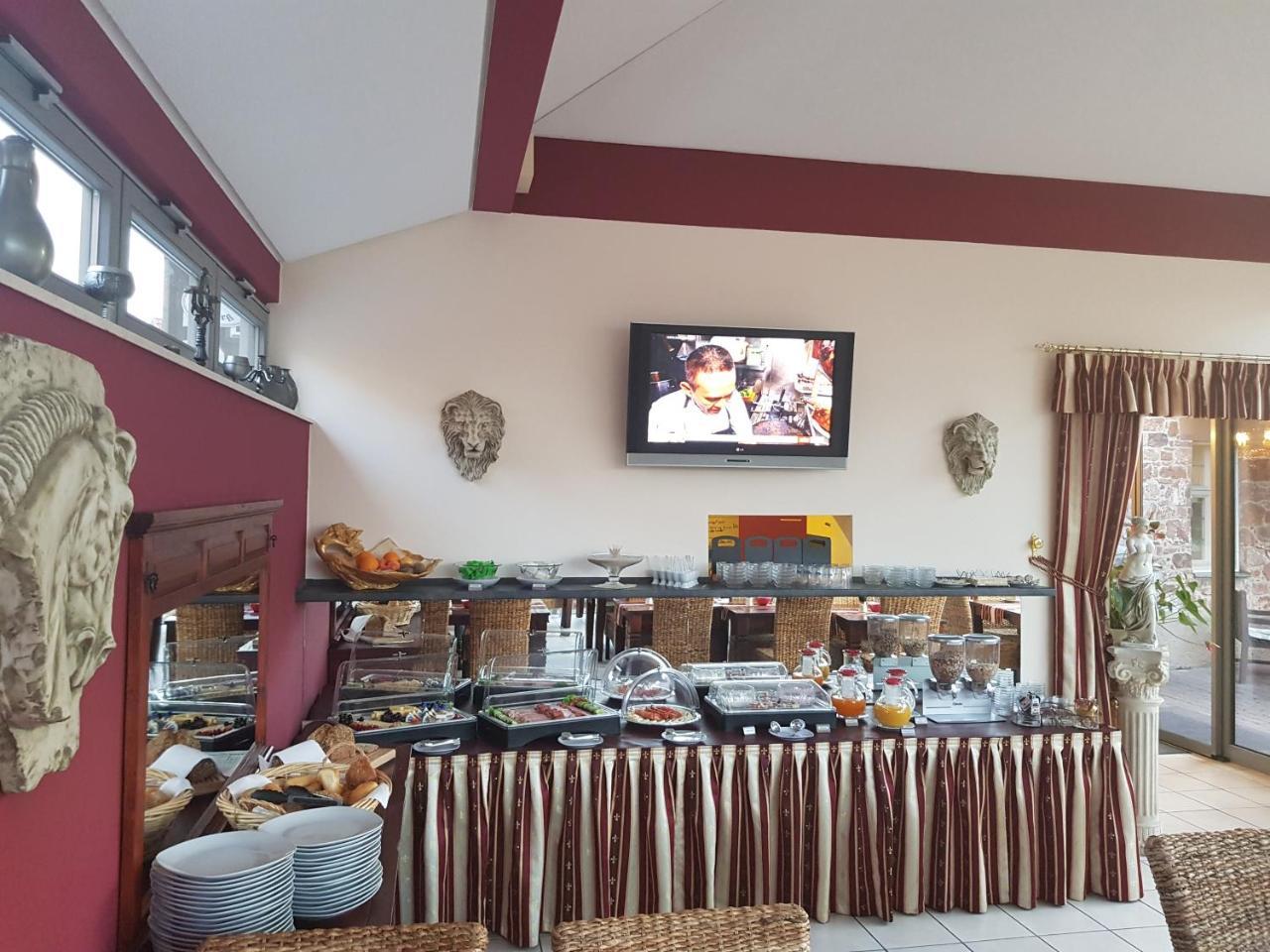 Hotel & Cafe Schachtenburg Шлиц Экстерьер фото